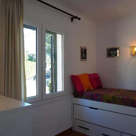 Casa Bien Cuidada Con Piscina Comunitaria, Terrazas Y Cerca De La Playa En - Es-323-42 *