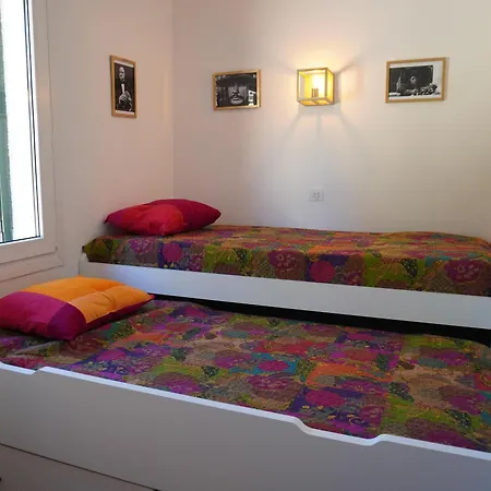 Casa Bien Cuidada Con Piscina Comunitaria, Terrazas Y Cerca De La Playa En - Es-323-42 Dom wakacyjny *